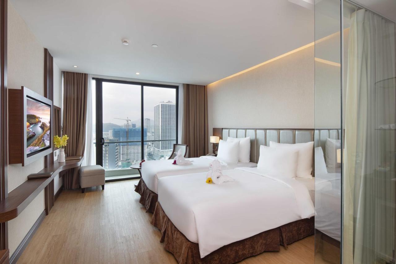 Regalia Gold Hotel Nha Trang Exterior foto Deluxe room
