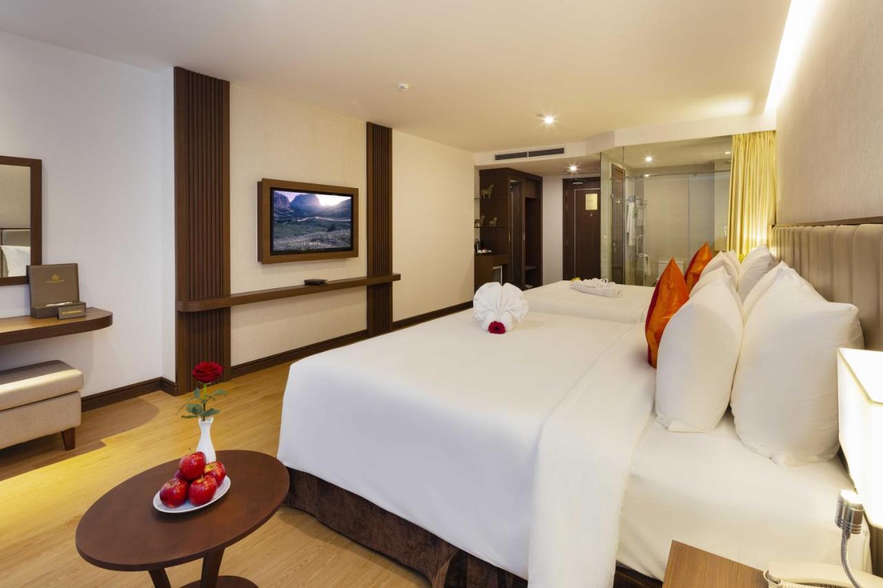 Regalia Gold Hotel Nha Trang Exterior foto Deluxe Room