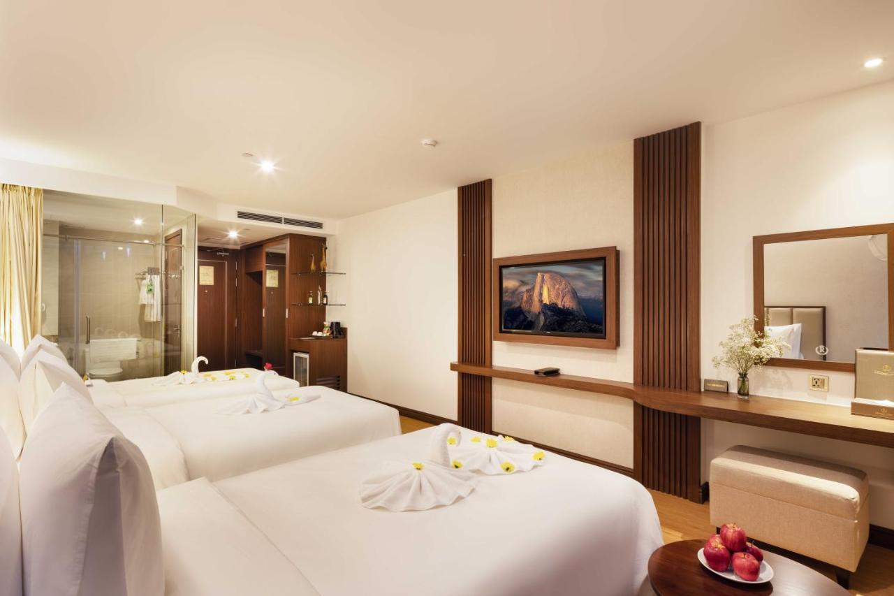 Regalia Gold Hotel Nha Trang Exterior foto Deluxe Room