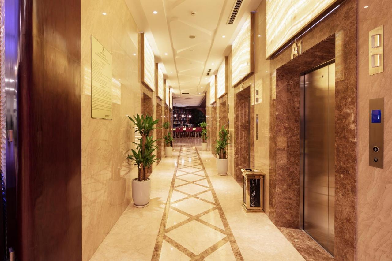 Regalia Gold Hotel Nha Trang Exterior foto The elevators