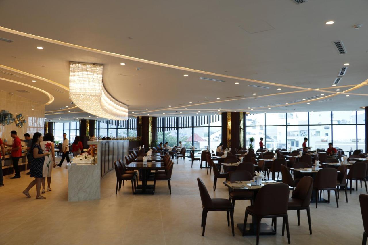 Regalia Gold Hotel Nha Trang Exterior foto The interior of the restaurant