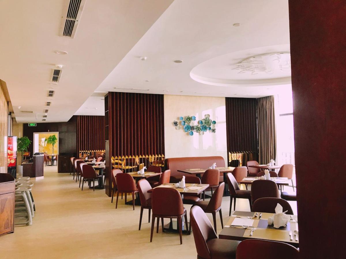 Regalia Gold Hotel Nha Trang Exterior foto The interior of the lounge