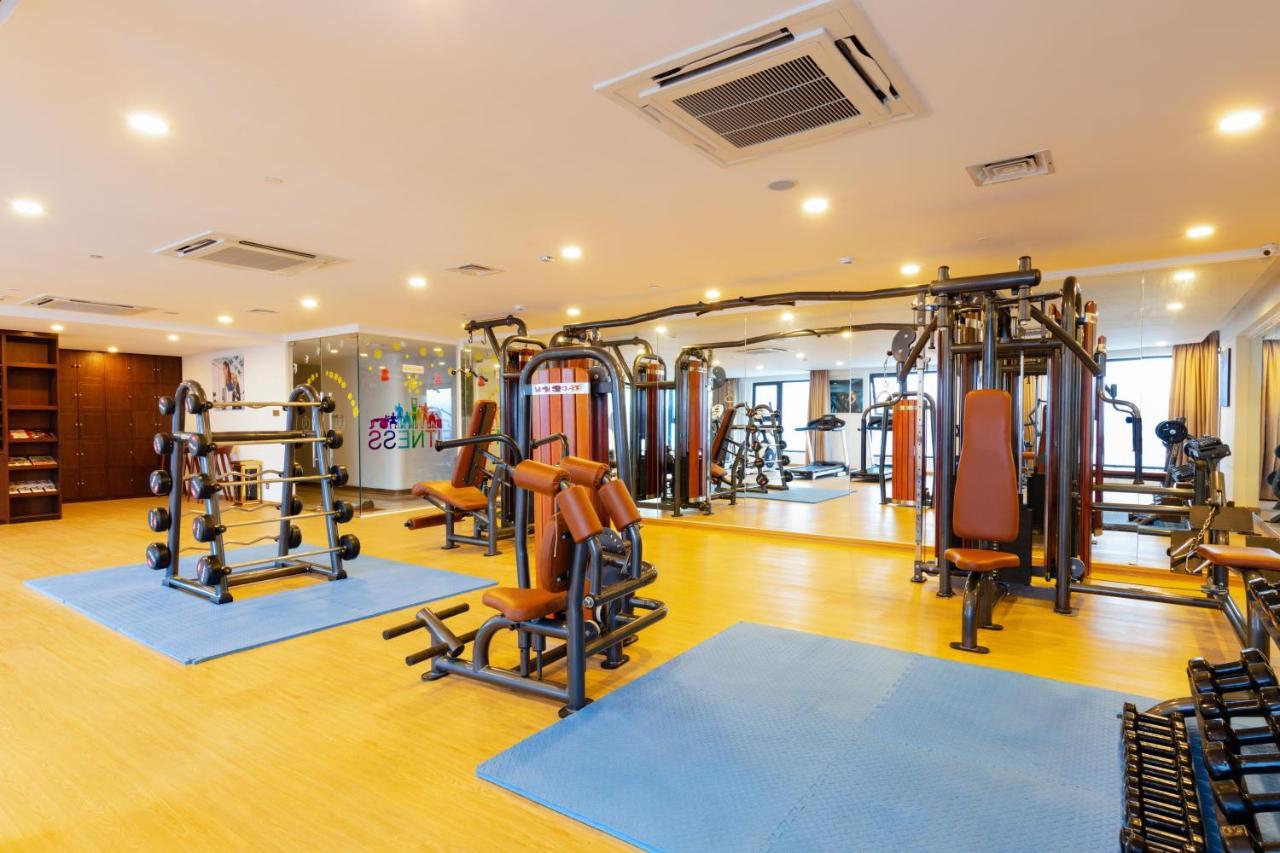 Regalia Gold Hotel Nha Trang Exterior foto The gym at the hotel